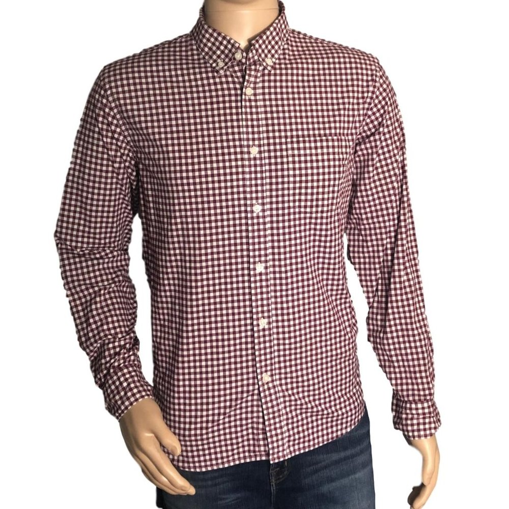 Size L OLD NAVY Button Down Cranberry Pattern.